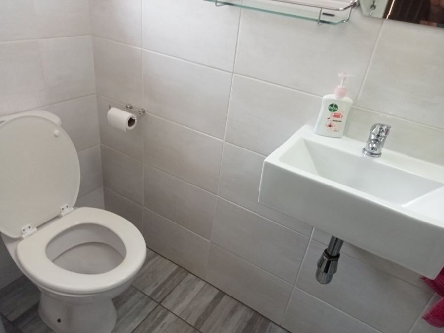 To Let 2 Bedroom Property for Rent in George East Western Cape